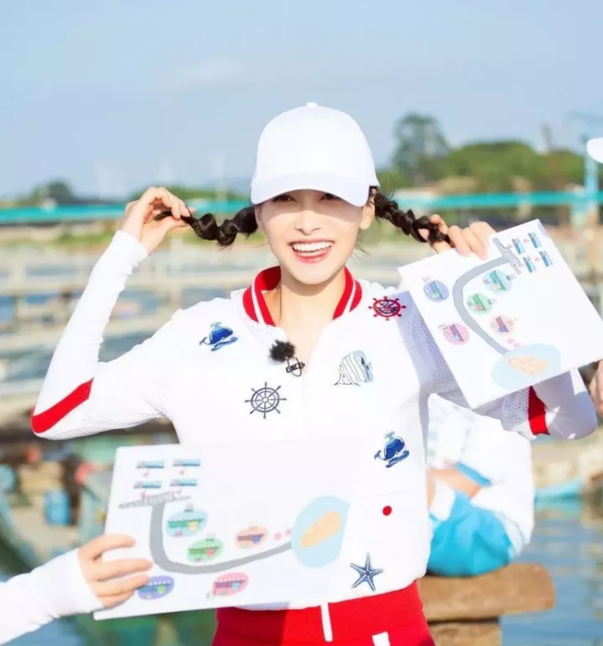 今年秋冬最chic！原來短發(fā)和帽子這么配??！