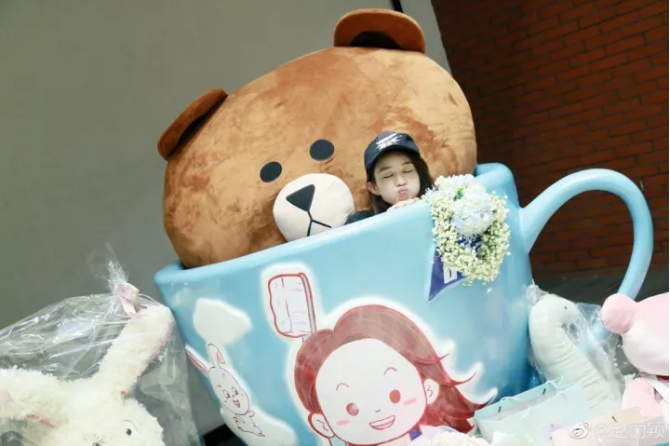 今年秋冬最chic！原來短發(fā)和帽子這么配啊！