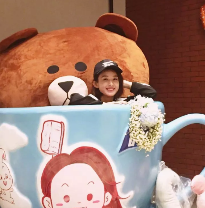 今年秋冬最chic！原來短發(fā)和帽子這么配??！