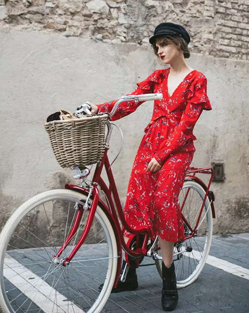 寒冬不怕狂風(fēng)吹毀造型，報(bào)童帽就是你的時(shí)髦大招！