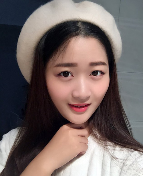 初春穿搭來頂帽子，chic感十足！